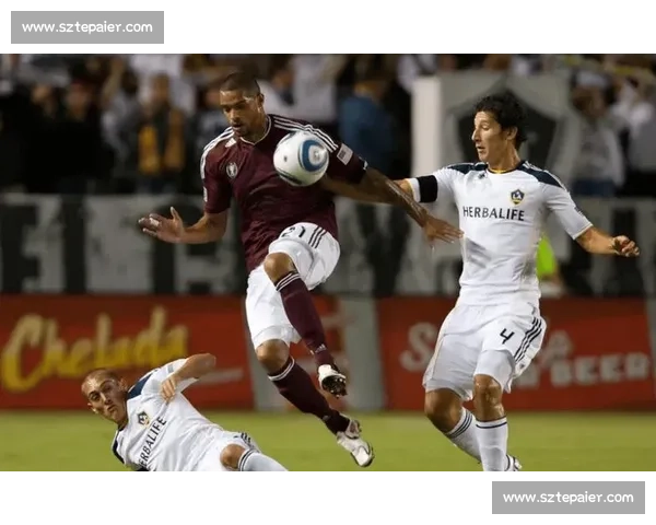 米兰与那不勒斯巅峰对决意甲争冠走势关键战深度解析前瞻